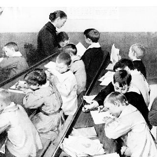 Cáceres - Maestras rurales de Cáceres en el franquismo