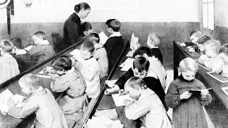 Reportajes Emisoras - Cáceres - Maestras rurales de Cáceres en el franquismo - 26/02/26 - Escuchar ahora