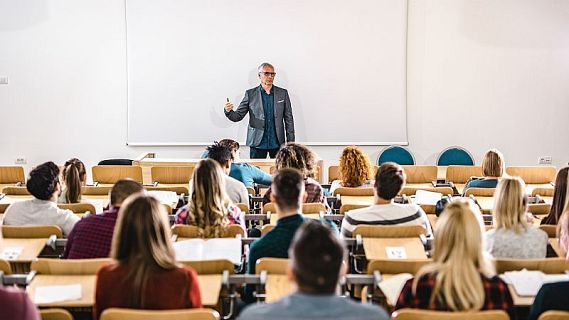 La Fundació Bofill exigeix més inversió en ajudes als estudiants