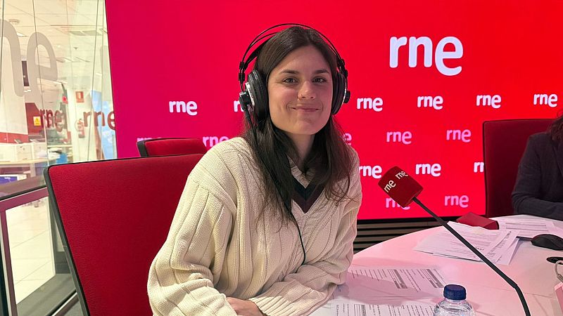 Elvira Sastre y la poesía de Julia Viejo - El último tren | Escuchar