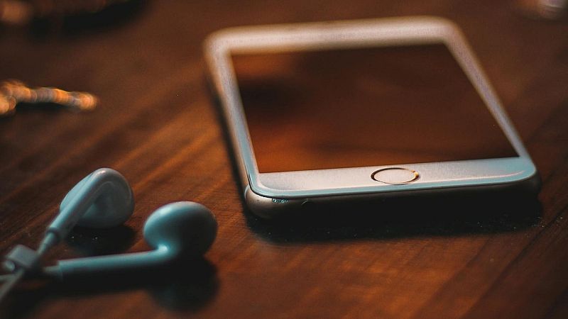 Bon dia i bona sort - Les millors apps per desenganxar-se del m�bil, malgrat sembli ir�nic - Bon dia i bona sort | Escoltar