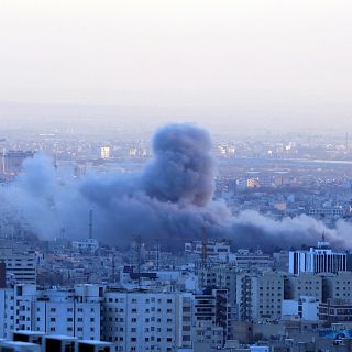 Ángeles Espinosa: “Con un bombardeo no se cambia un régimen”