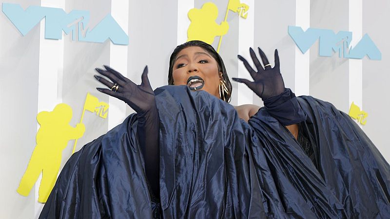Rebobinando - Lizzo, "About Damn Time" - 09/03/26 - Escuchar ahora