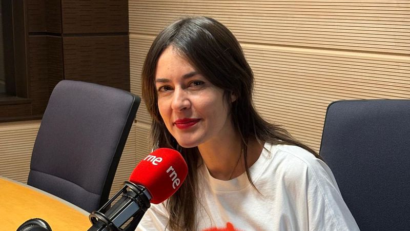 L'Entrellat - Maika Makovski: "he muntat el sarau de la meva vida" - L'Entrellat | Escoltar