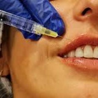 8M Dia de la Mujer. La presión social para mantenerse joven y guapa.