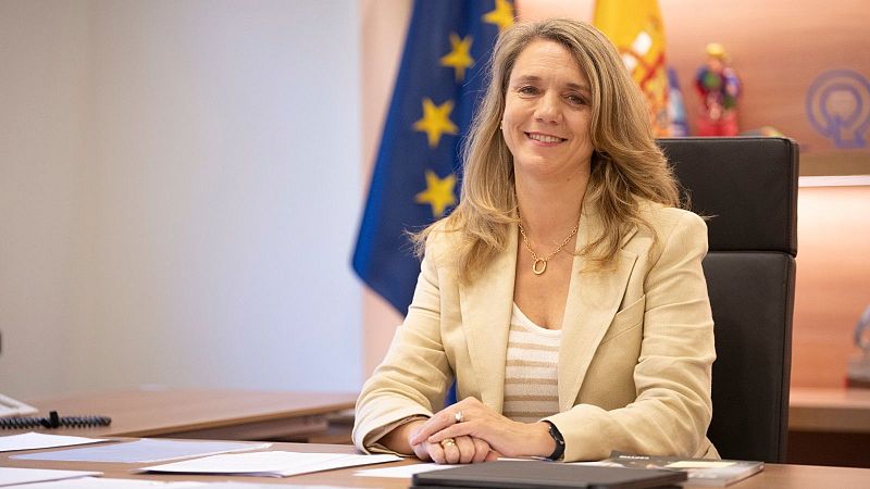 Ángela de Miguel junto a un atril en una imagen de archivo