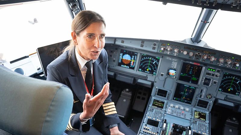 Más mujeres en cabina: las pilotos se triplican en España - Las mañanas de RNE | Escuchar