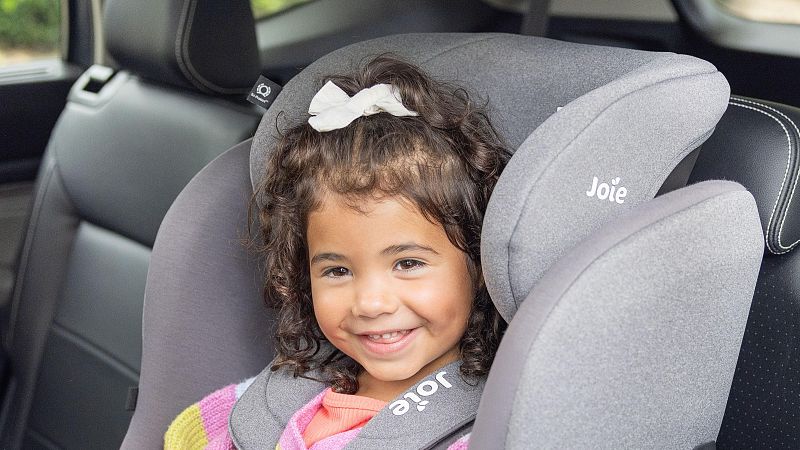 Más cerca - Sillas infantiles: la reforma que permitiría viajar delante - Escuchar ahora