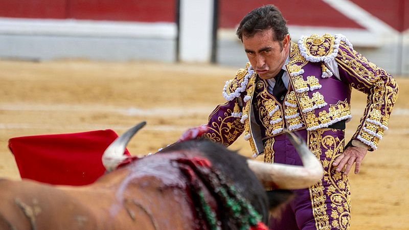 El Fandi indulta en Morón, Cine taurino, Feria de Olivenza y TauroFantasy - Clarín | Escuchar