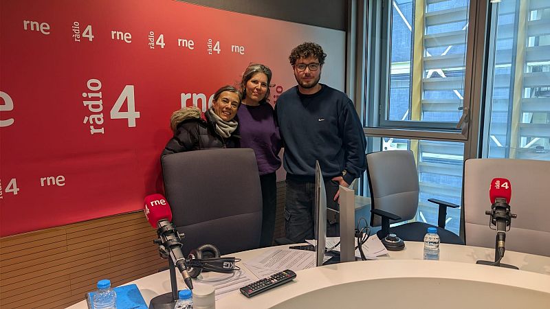 Taula rodona de dones, una conversa sobre feminisme i ecologia - S�n 4 dies | Escuchar