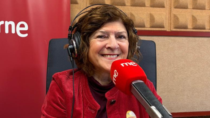 El ojo crítico - Capitolina Díaz, socióloga: "El relato histórico ha puesto la guerra por delante de los cuidados" - 08/03/26 - El ojo crítico | Escuchar