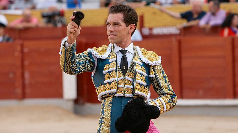 Entrevista a Ginés Marín, Ferias de Castellón y Olivenza y tertulia sobre récord de abonados en Las Ventas - Clarín | Escuchar