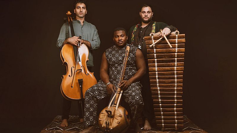 Mil mundos - Viajes africanos con remate nip�n - 09/03/26 - Mil mundos | Escuchar