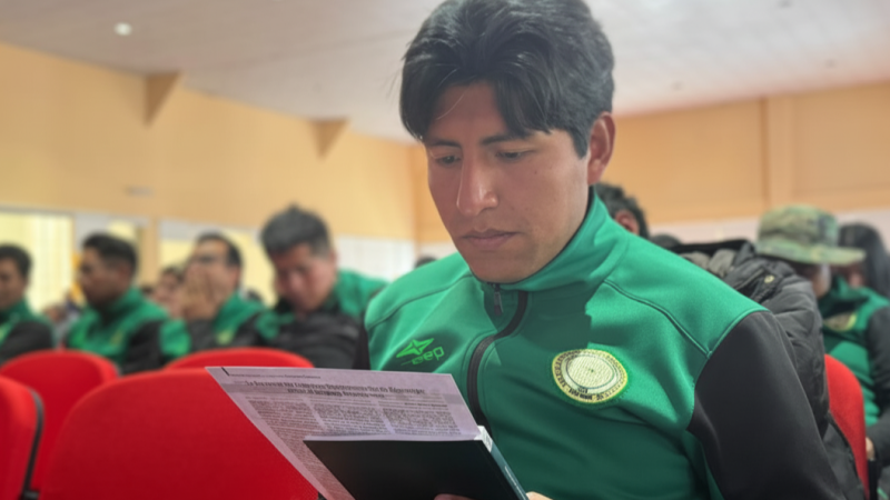 Tecnología y lectura: el plan para las aulas de Bolivia - Espacio iberoamericano | Escuchar