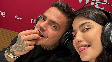 El xef de moda, Carlos Bernal, ens fa la millor truita de patata