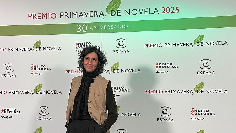 Elvira Mínguez, premio Primavera con una novela sobre emigración