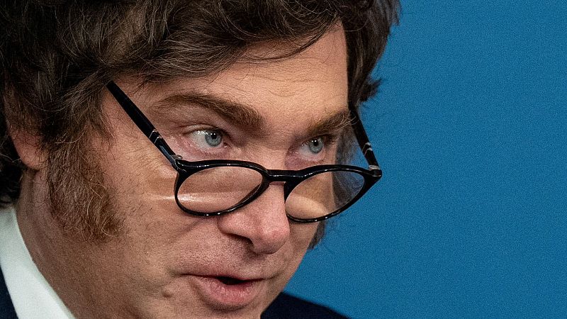 La Justicia argentina evaluará la reforma laboral de Milei - Hora América | Escuchar