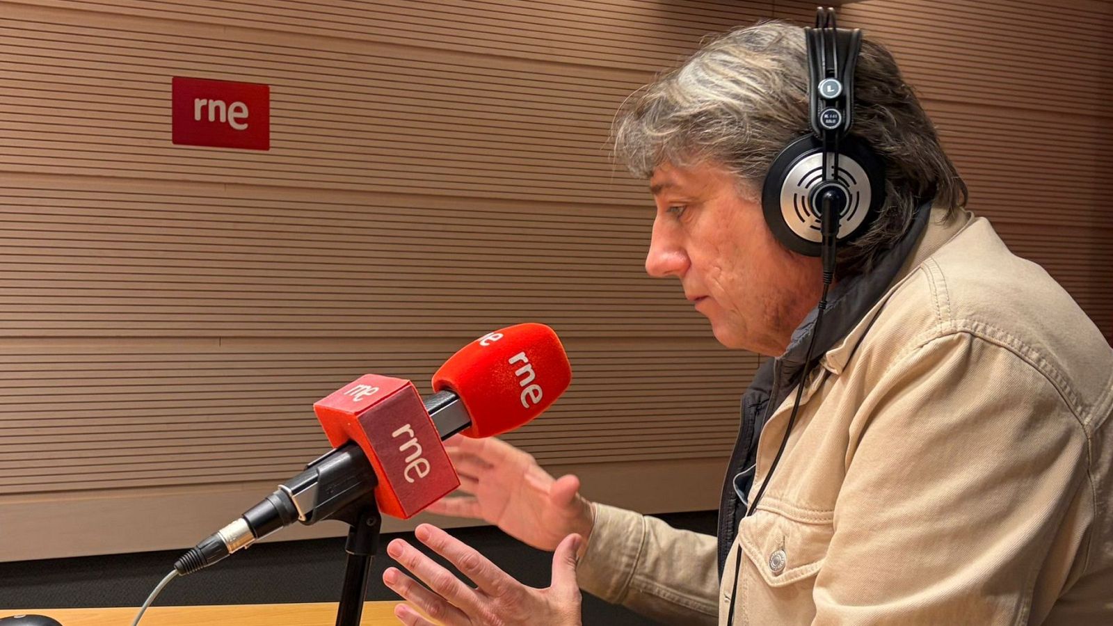 Entrevista electoral: Carlos Martínez, candidato del PSOE - Las mañanas de RNE | Escuchar