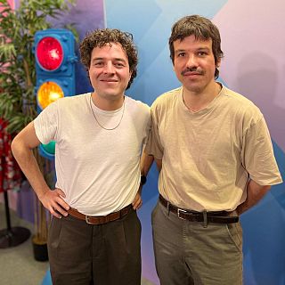 Capitão Fausto conquista Portugal