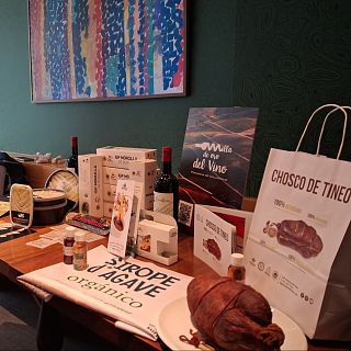 Viaje por España a través de nuestros productos y alimentos