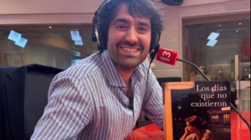 La hora azul - "Los d�as que no existieron" (entrevista con Daniel Ram�rez) - 12/03/26 - La hora azul | Escuchar