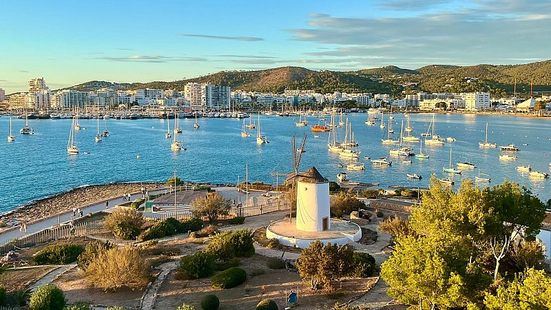 La regata de la 'Ruta de la Sal' celebra su 38ª edición - Españoles en la mar | Escuchar