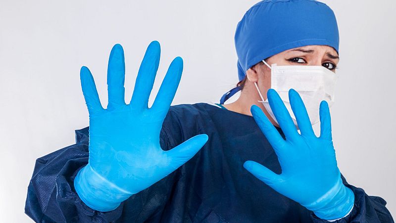 L'Entrellat - Rafael Padrós, metge: "Els pacients exigeixen els tractaments de la IA. Si no ho fem, ens agredeixen" - L'Entrellat | Escoltar