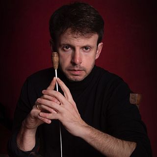 Manuel Busto: director, compositor, artista