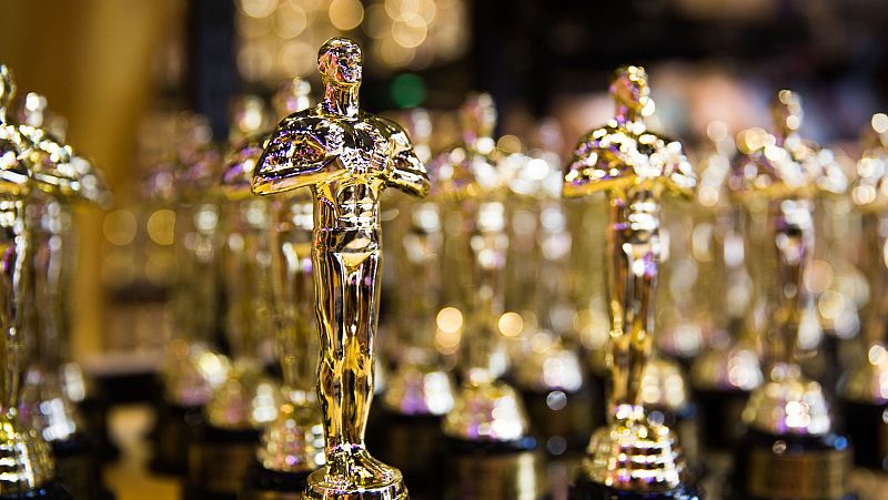 Els favorits als Oscars 2026 - De nit | Escoltar