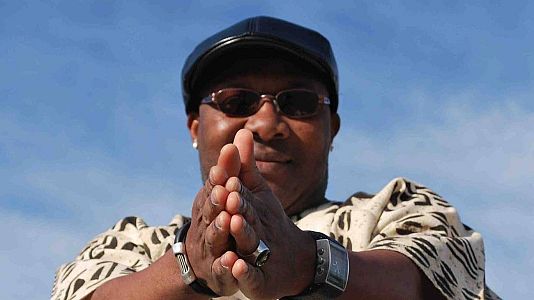 Baron Ya Búk-lu presenta nuevo libro y nuevo disco