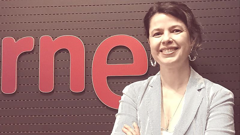 No es un día cualquiera - Dialenguando con Lola Pons | Escuchar