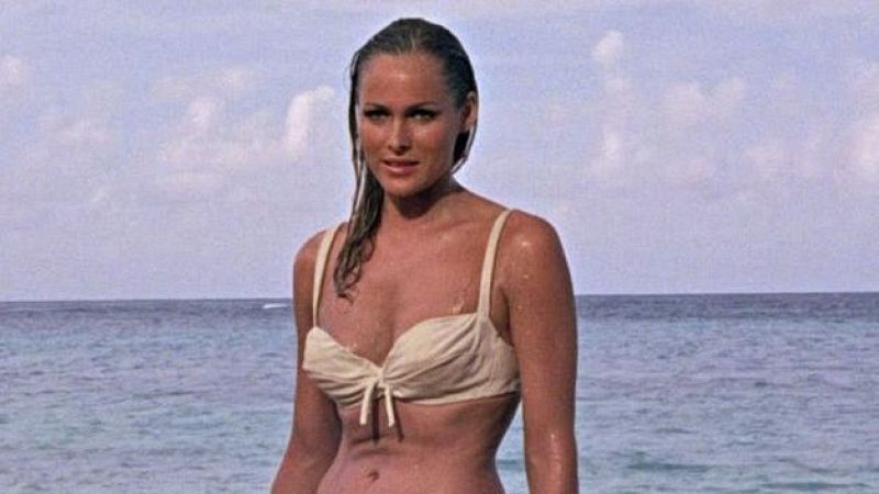 Ursula Andress fa 90 anys - De nit | Escoltar