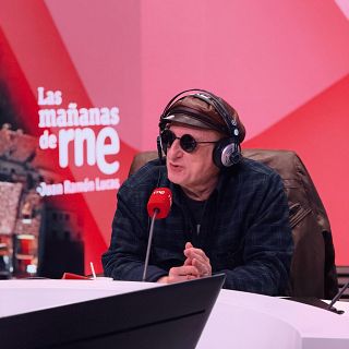 50 años viajando con Javier Gurruchaga y la Orquesta Mondragón