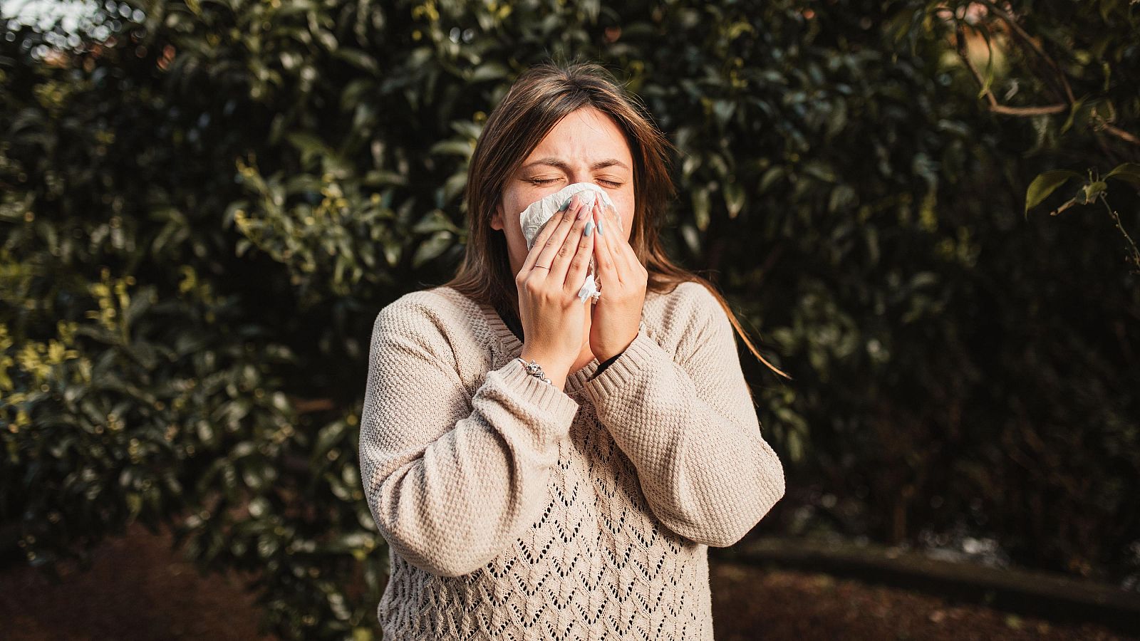 Dra. Belmonte: "Els pics de pol�len em preocupen pels que no s�n al�l�rgics, perqu� s'hi poden tornar"