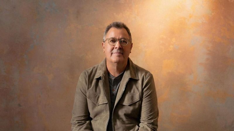 Sin rodeos - El cuarto Ep de ‘50 Years from Home’ de Vince Gill lleno de groove - 18/03/26 - Escuchar ahora