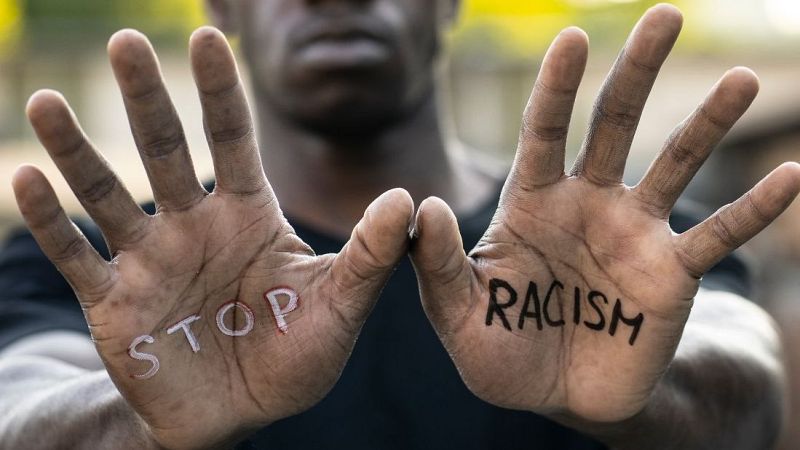 SOS Racisme registra 251 casos el 2025 i alerta d’una “infradenúncia creixent”