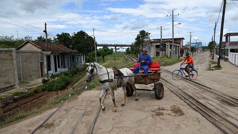 Cuba, a la espera de la llegada de ayuda humanitaria - Hora América | Escuchar