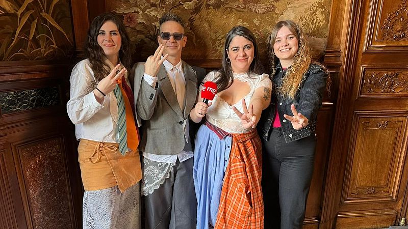 Nos colamos en la gira de Calequi y las panteras - Hora América | Escuchar