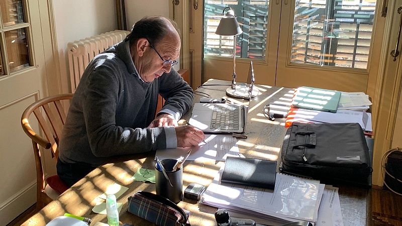 El Pla B - Pepe Ribas convida la comunicadora cultural Pati N��ez - El pla B | Escoltar