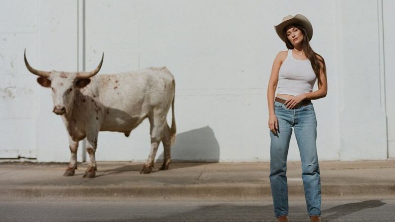 Sin rodeos - Kacey Musgraves comparte su “periodo de sequía” - 23/03/26 - Escuchar ahora