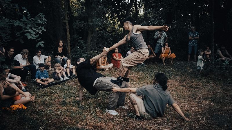 El Festival Sismògraf d’Olot convida a “caminar el món i celebrar el cos”