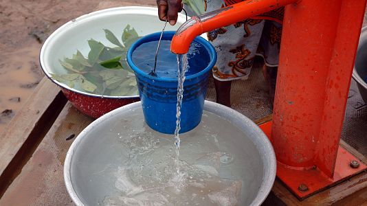 Acceder al agua transforma la vida de mujeres y ni�as