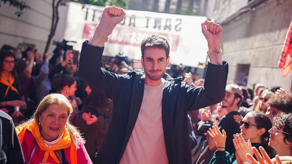 Ajornat el desnonament a Gràcia per pressió veïnal