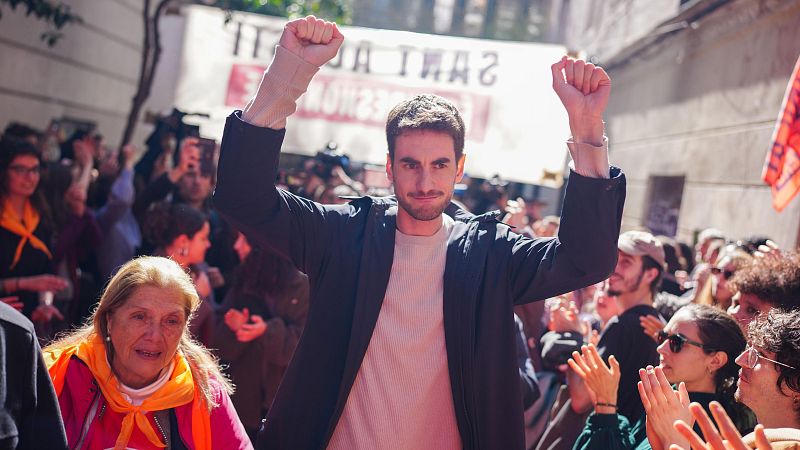 Ajornat el desnonament de Txema Escorça a Gràcia després de la pressió veïnal