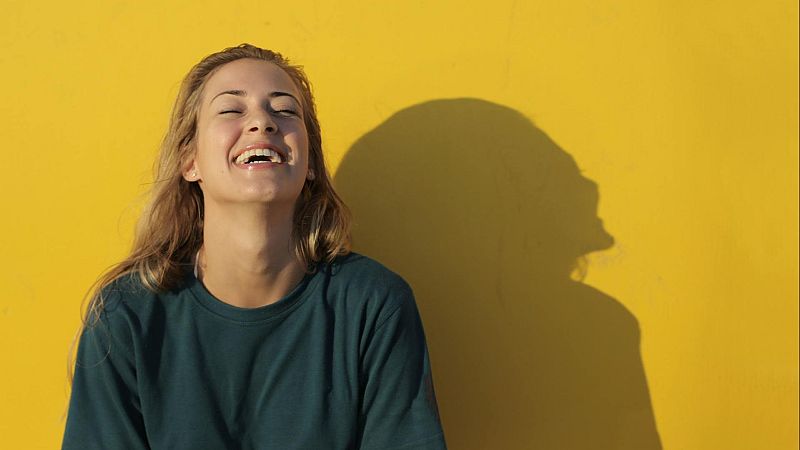 Bon dia i bona sort - Les claus de la felicitat segons Harvard - Bon dia i bona sort | Escoltar