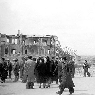 1939: Arquitectura en ruinas, con Luis Lope de Toledo