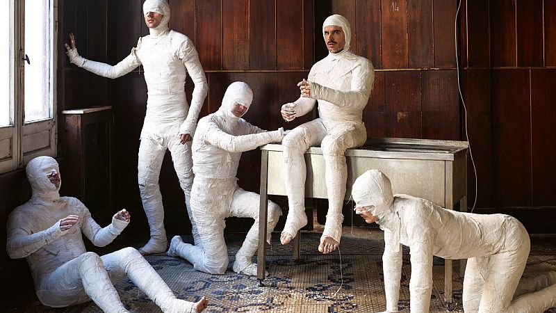 Bandeja de entrada - Rodrigo Cuevas, Brigitte Calls Me Baby... - 26/03/26 - Bandeja de entrada de Radio 3 | Escuchar