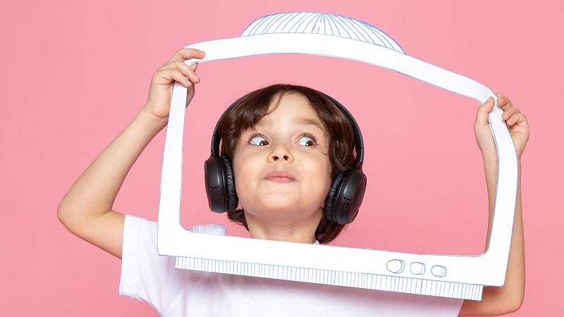 Mapaternitats amb Alba Carreres: Exposició infantil i paper dels pares - Xavifòrnia | Escoltar