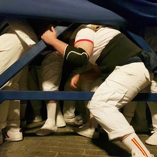 Costaleros, fe en el alma y dolor en la espalda