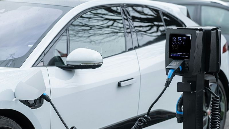 Barcelona tindrà la primera electrolinera pública de l'Estat | Escoltar